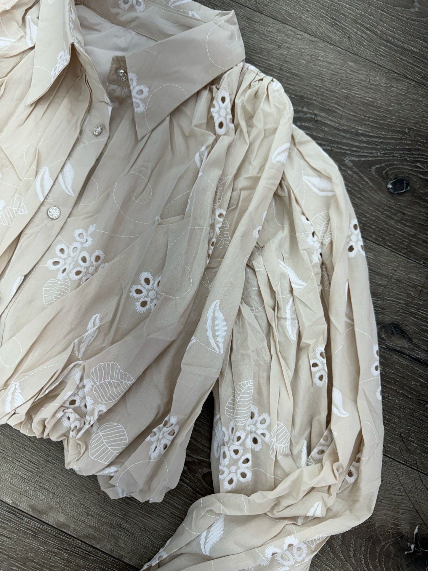 EYELET CROP TOP