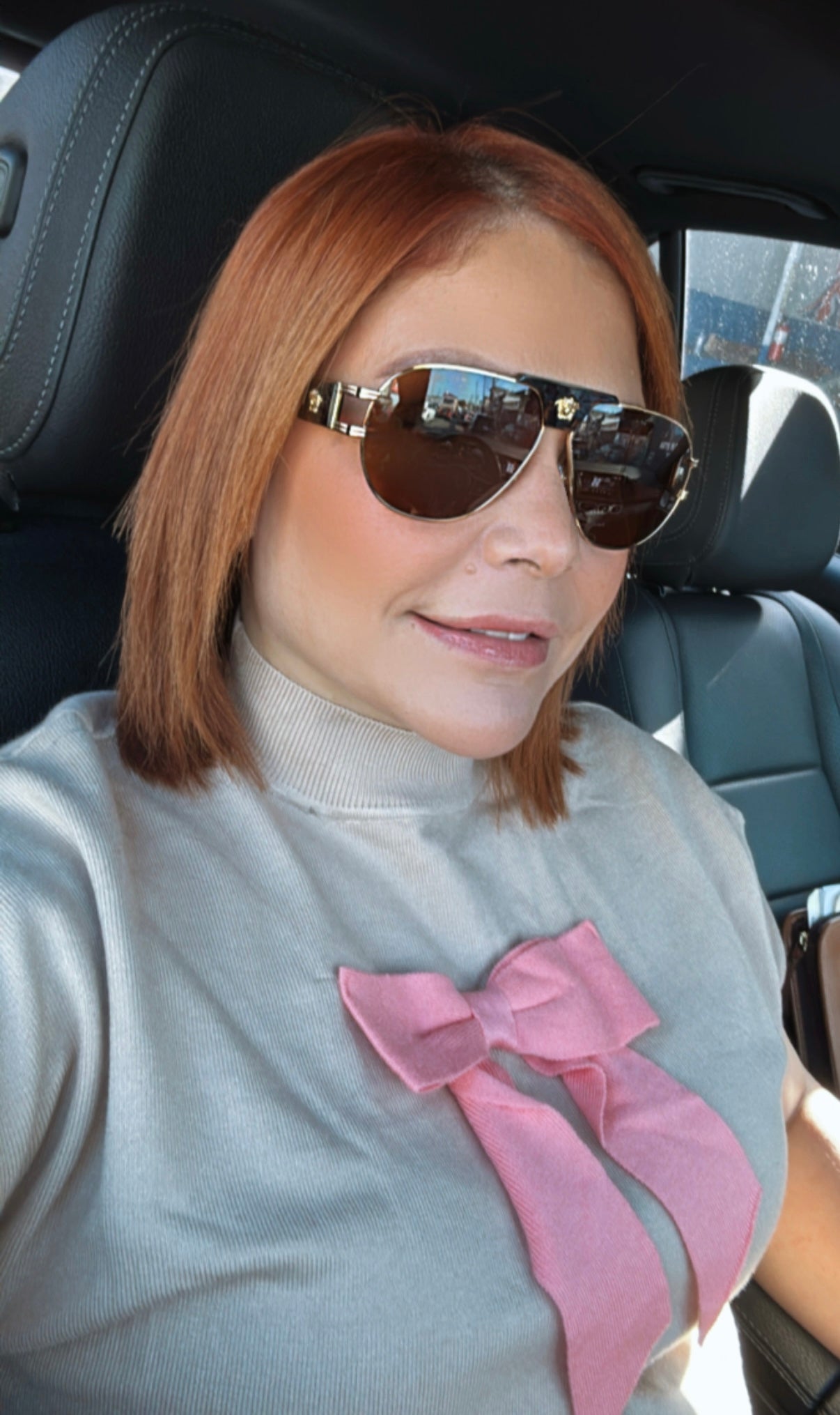 BOW CHIC SWEATER