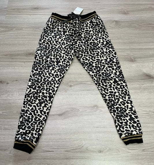 ANIMAL PRINT ON CREAM