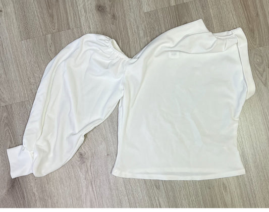 ONE SHOULDER IN WHITE